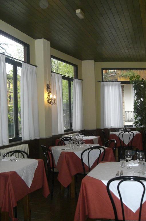 Hotel Alpino Barga Exterior photo